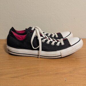 Black Converse All-Star Low Tops – Men’s 9 / Women’s 11